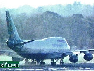 Неизвестный предпринял попытку захватить пассажирский самолет, совершавший рейс из лондонского международного аэропорта Гатвик в Кению