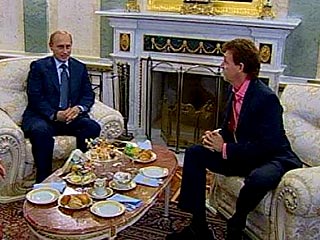 Президент России Владимир Путин в субботу встретился в Кремле с легендарным экс-биттлом Полом Маккартни