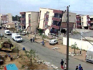 Список жертв землетрясения, произошедшего в северном Алжире в минувшую среду, составил 2217 человек, еще 9085 ранены