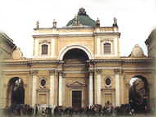 Накануне в Петербурге была включена подсветка церкви святой Екатерины, построенной здесь в XVIII веке для иезуитов и являвшейся самым большим католическим храмом в России