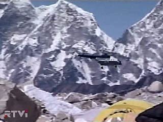 В Непале разбился вертолет с альпинистами-покорителями Эвереста. Два человека, находившиеся на борту, погибли, еще 6 человек получили ранения разной степени тяжести