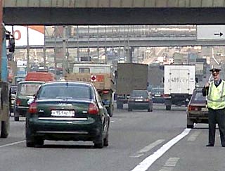 Москвичи с 1 июня смогут пожаловаться в ГИБДД столицы на нехватку или перегрузку дорожными знаками городских улиц