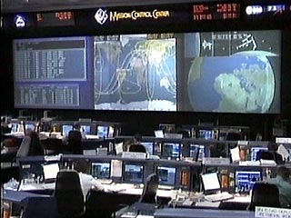 Международную космическую станцию в пятницу придется передвинуть, чтобы не допустить вероятного столкновения с итальянским коммуникационным спутником весом в 36 кг, сообщило американское космическое агентство NASA