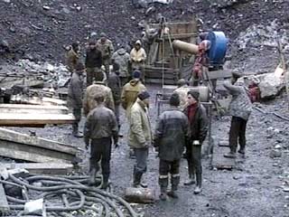 Поиски жертв ледника Колка, сошедшего 20 сентября прошлого года в Северной Осетии, прекратятся со 2 июня. Постановление об этом принято в пятницу на заседании правительства Северной Осетии
