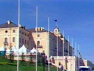 В зале "Бельведер" Константиновского дворца началась встреча президентов России и США