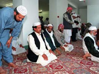 Мусульман северо-западной провинции Пакистана, служащих в госсекторе, обязали прерывать работу во время совершения намазов