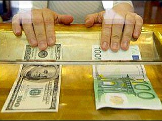 Доллар укрепляется по отношению к евро