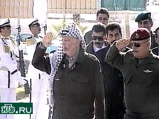 Сегодня палестинский лидер Ясир Арафат отправился в Вашингтон для переговоров с президентом США Биллом Клинтоном