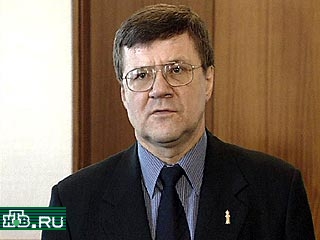 Министр юстиции Юрий Чайка сегодня заявил, что в 2001 году российские власти собираются отпустить из тюрем "300 или даже 350 тысяч человек"
