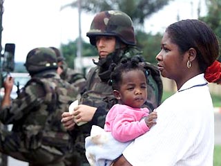 Французские военнослужащие эвакуируют из Либерии иностранных граждан