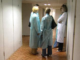 В Москве и области госпитализированы два человека с подозрением на атипичную пневмонию