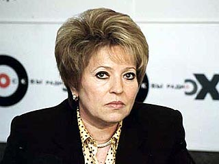 Вице-премьер Валентина Матвиенко заявила сегодня в эфире радио "Эхо Москвы", что в 2001 все пенсии в России повысят "как минимум дважды"
