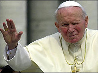 Иоанн Павел II был среди первых, кто призвал к отмене эмбарго и не раз выступал с публичными призывами "положить конец страданиям иракского народа".