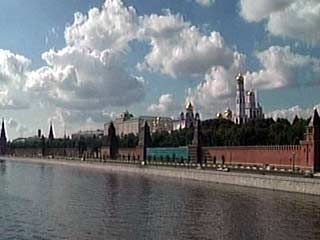 Сейчас в Москве и области около 10 градусов тепла. Из-за сильной облачности москвичам больше чем на плюс 14-16 градусов в течение дня рассчитывать не придется