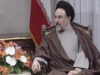 На встрече с религиозными деятелями США Мохаммад Хатами обвинил Вашингтон в создании еще одной "стены недоверия" между народами двух стран