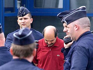 Пьер де Буске де Флориан оправдал в среду 18 июня проведенную в Париже во вторник полицейскую операцию, в результате которой было арестовано около 160 человек