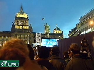 Митинг на Вацлавской площади Праги в поддержку журналистов Общественного телевидения Чехии завершился