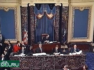 В США сегодня был приведен к присяге новый Сенат. И впервые места в нем поровну поделены между республиканцами и демократами