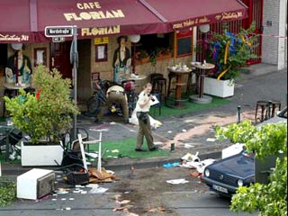 Гражданин Германии, который в минувшую субботу на автомобиле Chevrolet-Camaro снес террасы двух летних кафе в Дюссельдорфе и ранил 14 человек, сознательно рассчитывал на смерть посторонних ему людей