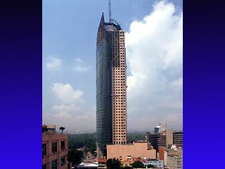 Мехико стал обладателем самого высокого здания в Латинской Америке