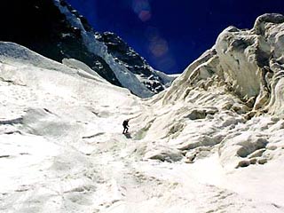 На Эльбрусе пропали 2 альпиниста из Канады