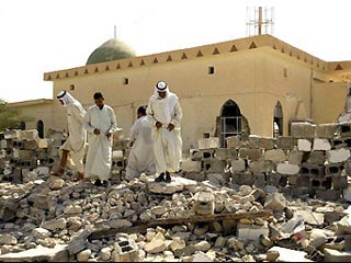 В иракском городе Фаллуджа в результате взрыва, произошедшего накануне в местной мечети, убиты 10 иракцев