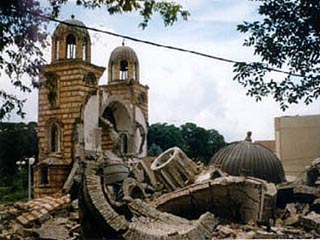 Албанские экстремисты разрушали в Косово православные храмы