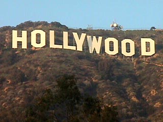 Знаменитой надписи Hollywood на холмах над Лос-Анджелесом исполняется 80 лет