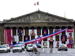 Франция отпраздновала День взятия Бастилии в условиях повышенной безопасности