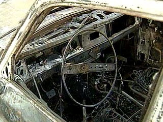 В Казахстане 3 человека сгорели внутри машины