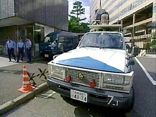 В японском городе Фукуи взорвалась самодельная бомба. Сам изготовитель взрывного устройства пострадал, но 500 потенциальных жертв удалось вовремя эвакуировать