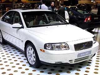 шведская Volvo S80 стали лидерами в рейтинге безопасности моделей автомашин в 2003 году, составленном на основе проведенных в США испытаний