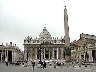 В Ватикане туристы недовольны правилами, касающимися одежды