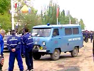 Сотрудники махачкалинской милиции и МВД Дагестана подняты по тревоге в связи с предполагаемым обнаружением взрывного устройства в Махачкале