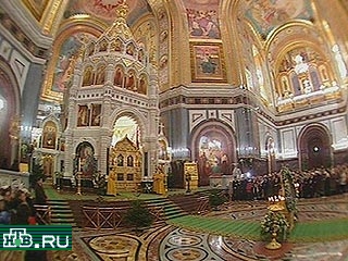 В Москве проходит главное рождественское богослужение, которое продлится около 5 часов
