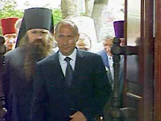 Президент России Владимир Путин посетил храм преподобного Серафима Саровского
