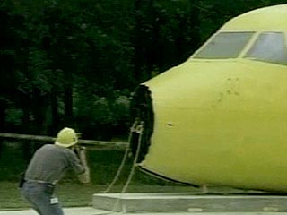 В США во время теста на безопасность самолет с пассажирами уронили на бетонные плиты