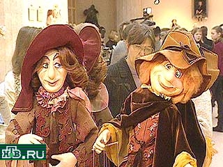 Накануне Рождества известные российские художники-кукольники провели в галерее ВахтановЪ, самом большом кукольном доме Европы, мастер-класс