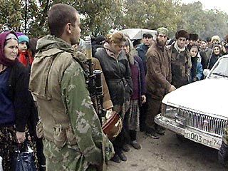 1000 чеченцев перекрыли движение по трассе "Кавказ" в знак протеста против похищения 16-летней девушки