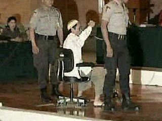 Суд индонезийского города Денпасар признал Амрози виновным в организации взрывов на острове Бали 12 октября 2002 года