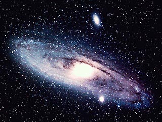 Космическая обсерватория Hubble впервые позволила увидеть, как одна галактика поглощает другую