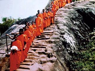 Буддийские монахи на Шри Ланке