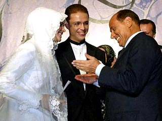 Берлускони выступил свидетелем на свадьбе сына премьер-министра Турции