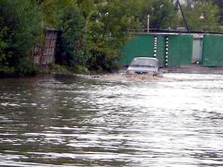 В Москве в среду из-за сильных ливней вышла из берегов река Яуза в районе проспекта Мира