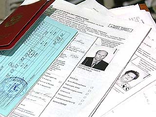 В один из отделов виз и регистраций были поданы документы на получение заграничных паспортов двух женщин со славянскими фамилиями. Однако их внешность выдавала выходцев с Кавказа