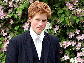 Британский принц Гарри, младший сын наследника престола Чарльза, не сумел поступить в университет, получив низкие оценки по географии и искусству