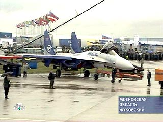 На шесть дней подмосковный Жуковский станет центром мировой авиации. Во вторник там открывается шестой Международный авиационно- космический салон (МАКС-2003)