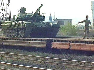 В аэропорту Риги задержан контрабандный груз запчастей для российских танков