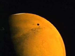 Марсианский пейзаж можно рассмотреть в бинокль