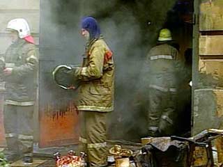 Четыре винно-водочных магазина сожжены в ночь на понедельник на центральном рынке Грозного